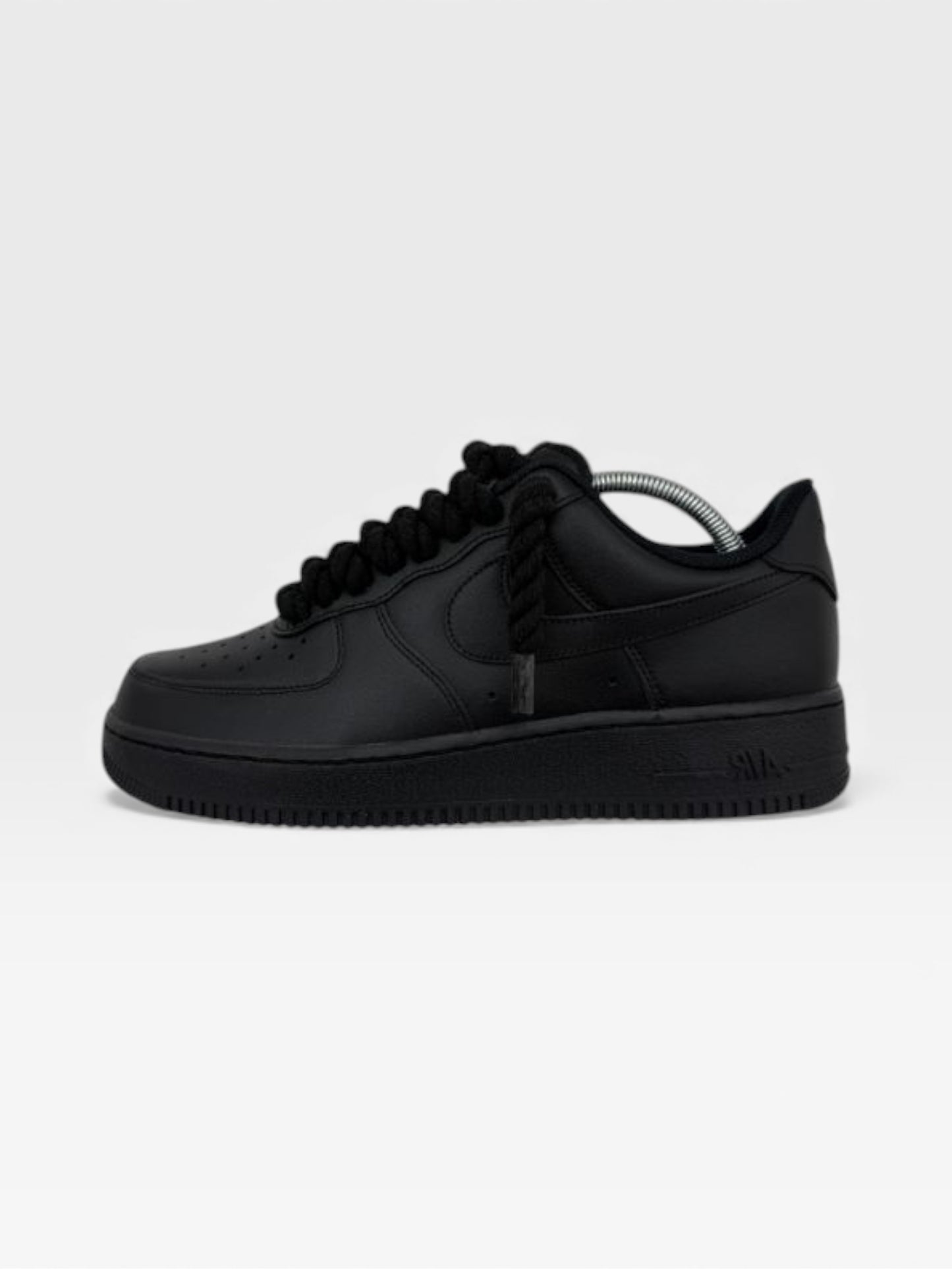 Nike Air Force 1 Triple Black Corde